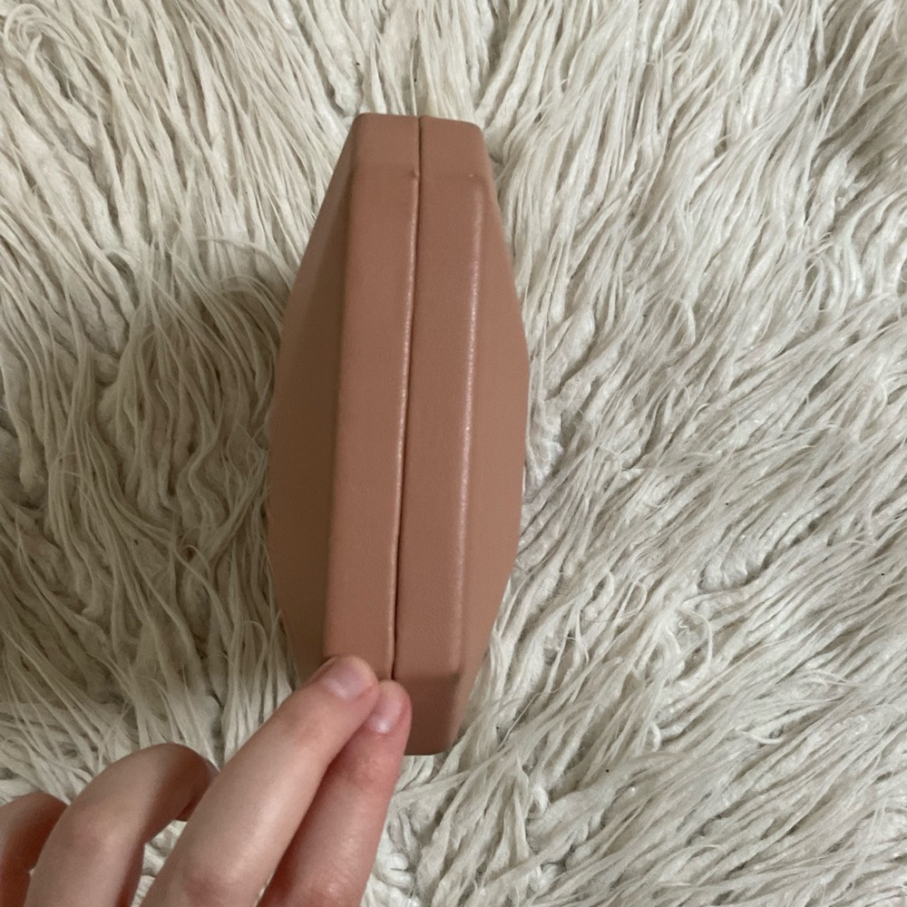 Olga Berg Adele Abstract Pod Blush Beige Convertible Clutch Shoulder Bag Nwt — image 4 of 8